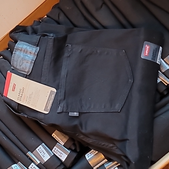 Womens Levi CLASSIC STRAIGHT FIT jeans - Picture 3 of 3